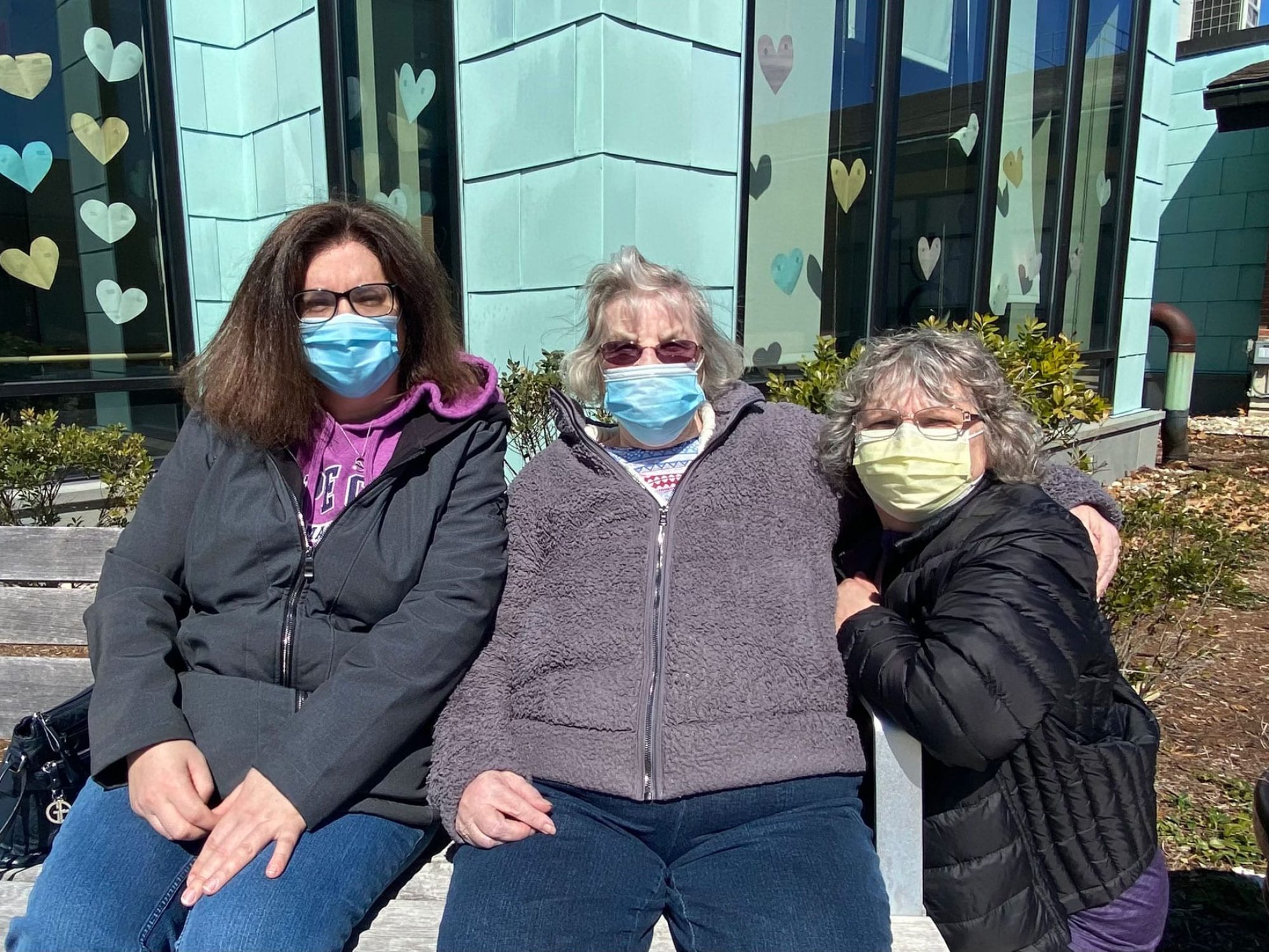 Patricia Benton enjoyed an in-room visit with daughters Beth Croteau and Sonya Brenton, and then stepped outside to enjoy the beautiful weather and the warm sun!