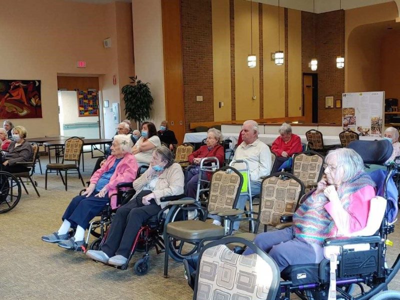 JGS Residents enjoy Christmas Services