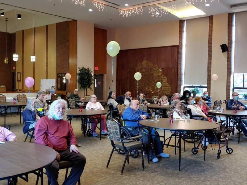 JGS Residents enjoy Christmas Services