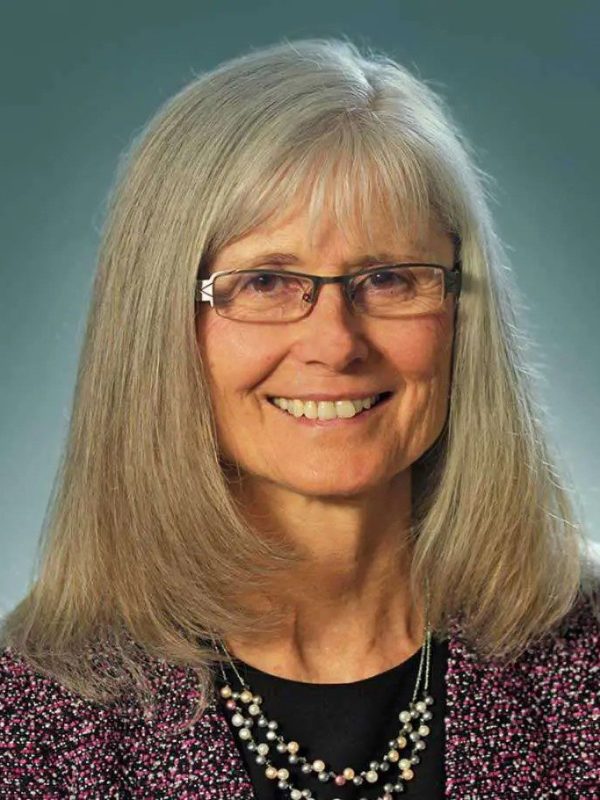 Betsy Mullen headshot